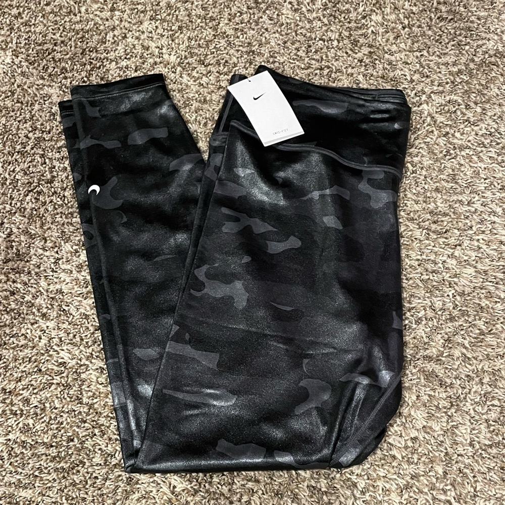 Nike Camo Mid Rise Leggings
